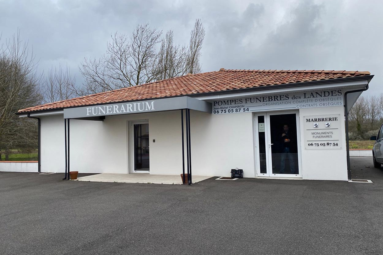 Bâtiment du funérarium Pompes Funèbres des Landes pour obsèques à Amou